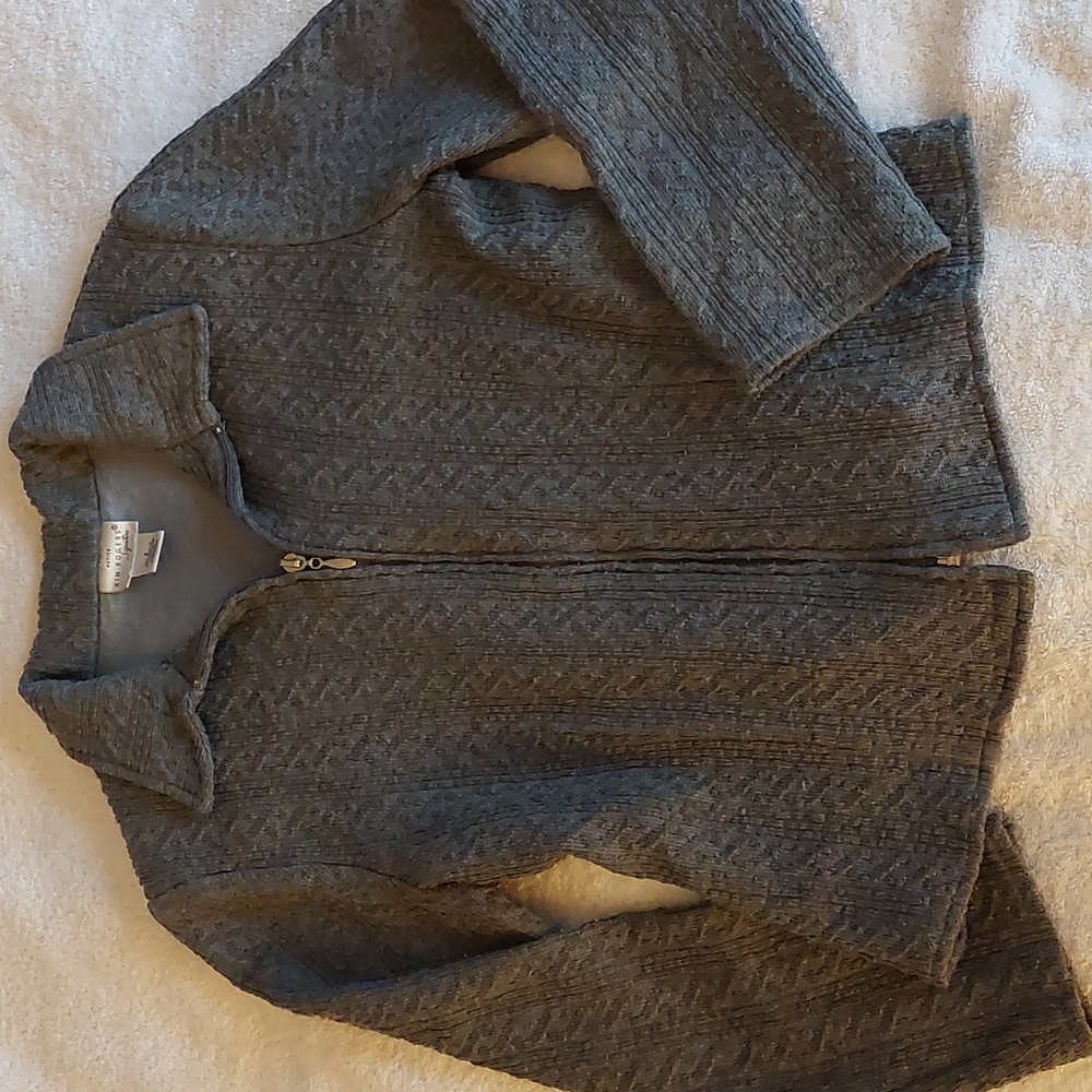 Sweater/Jacket